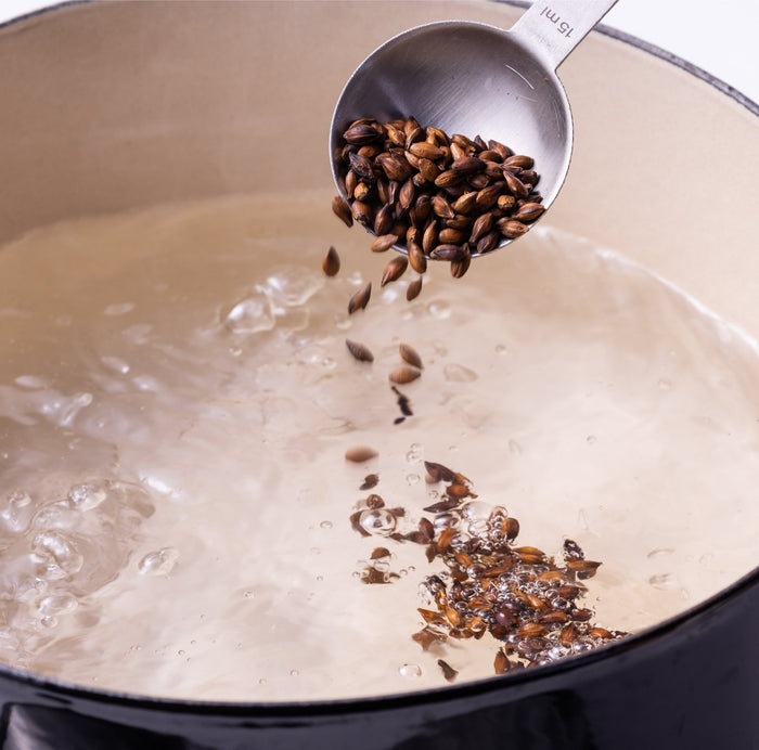 たっぷりのむぎ茶を作る （なべ）